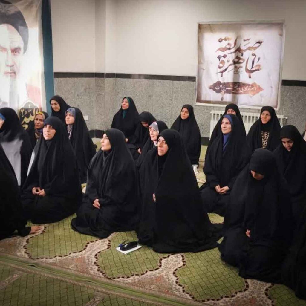 نخستین کارگاه گفتمان تخصصی در حسینیه گفتمان خواهران شهرستان بهارستان